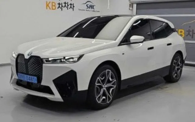 수원중고차시세표가격 iX M60 매물 사진 5 - 2023/11 38,579km