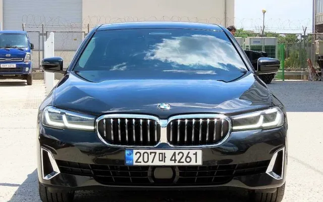 수원중고차시세표가격 5시리즈 (G30) 530i xDrive 럭셔리 매물 사진 3 - 2023/02 106,719km