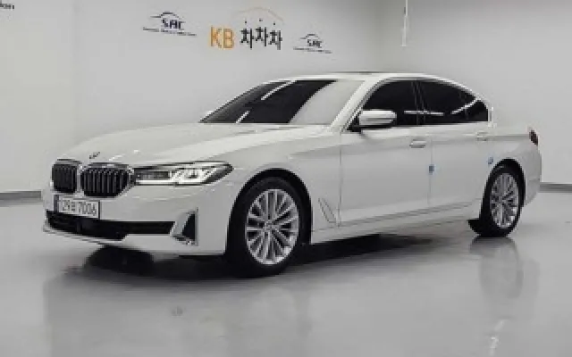 수원중고차시세표가격 5시리즈 (G30) 520i 럭셔리 매물 사진 16 - 2023/01 32,828km